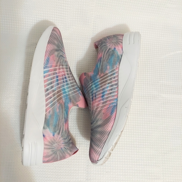Steve Madden Lillier Tie Dye Knit Sneakers Shoes Lightweight Pastel Pink Blue - Picture 4 of 8